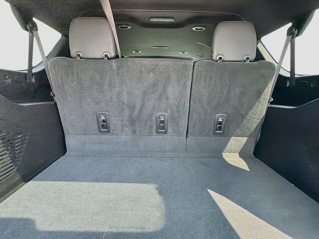 Used 2023 Chevrolet Suburban RST w/ Luxury Package RWD image 28