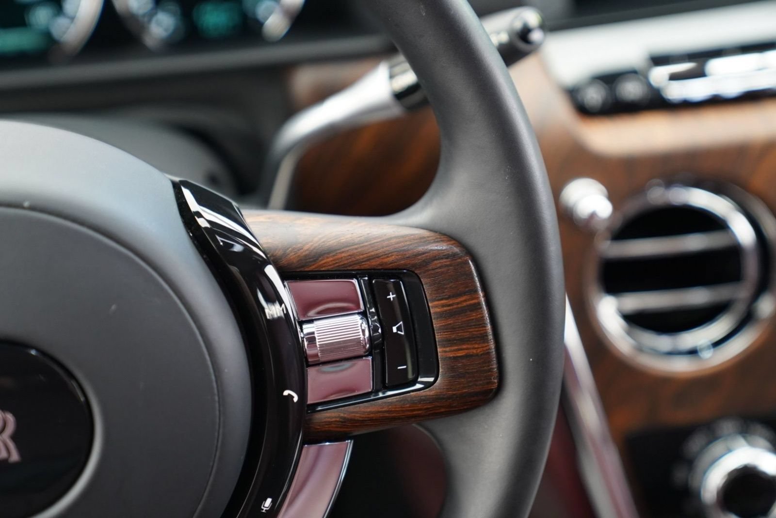 Certified 2020 Rolls-Royce Cullinan AWD/4WD image 55