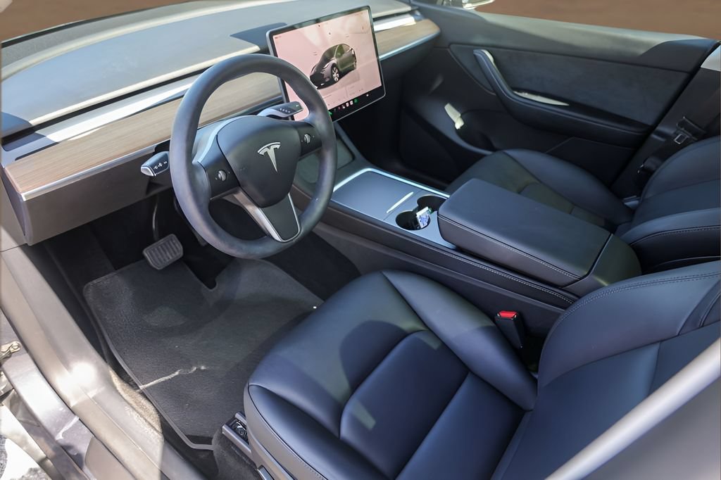 Used 2022 Tesla Model Y Long Range AWD/4WD image 10