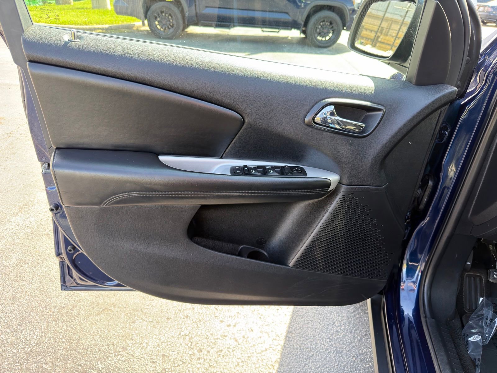 Used 2019 Dodge Journey SE w/ Premium Group FWD image 11