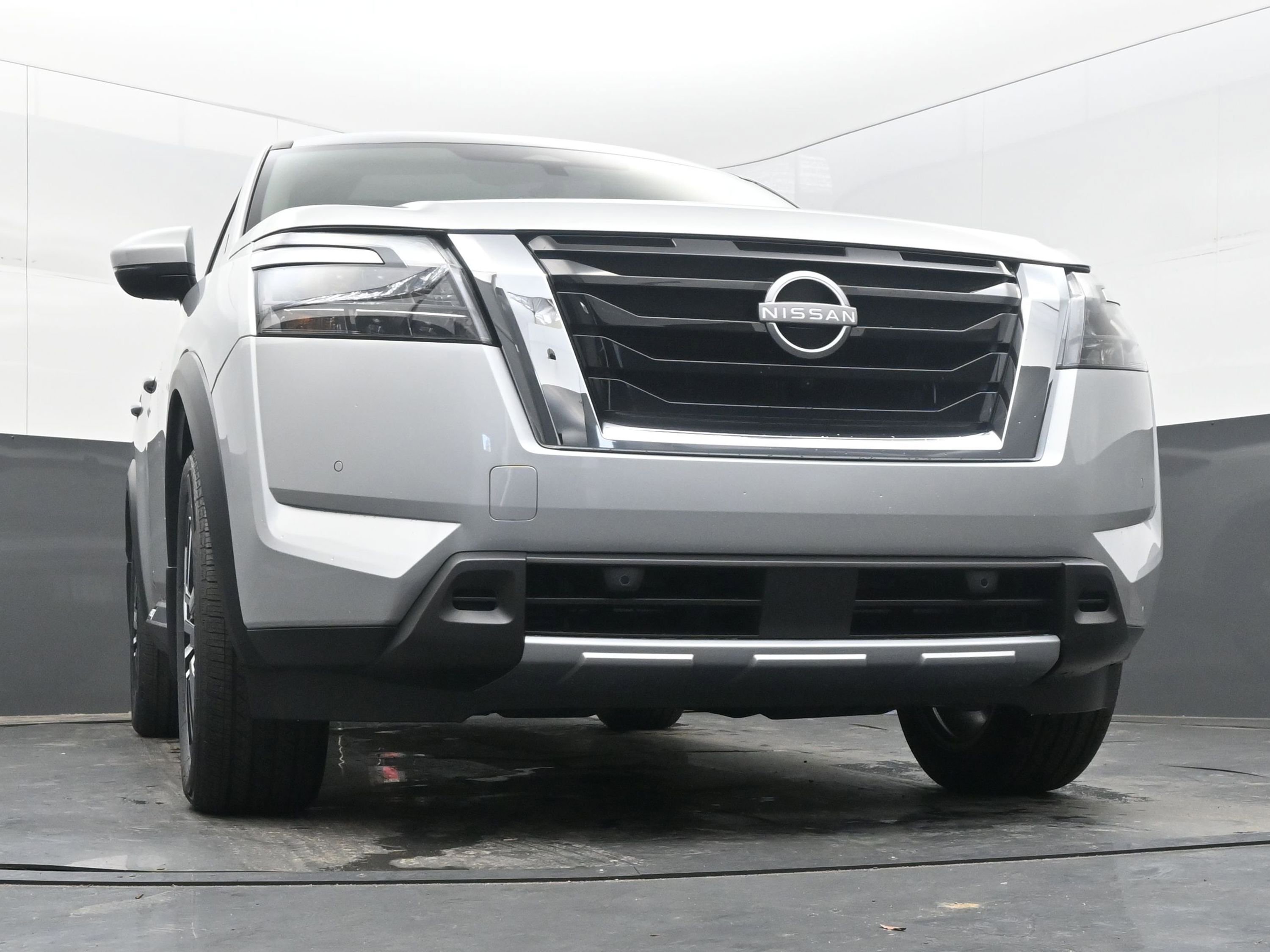 New 2025 Nissan Pathfinder Platinum image 25