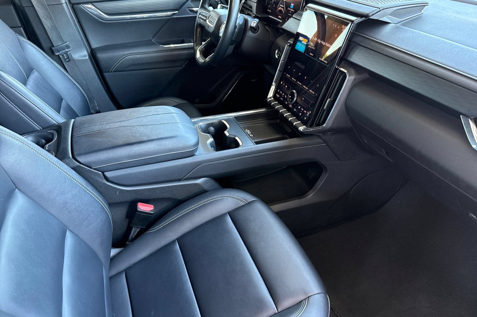 Used 2024 GMC Acadia Elevation FWD image 26
