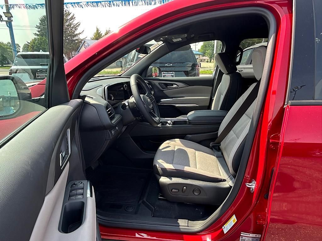 New 2025 Chevrolet Traverse LT w/ LPO, Floor Liner Package image 13