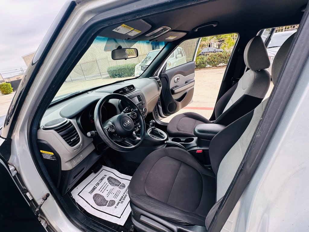 Used 2015 Kia Soul FWD image 15