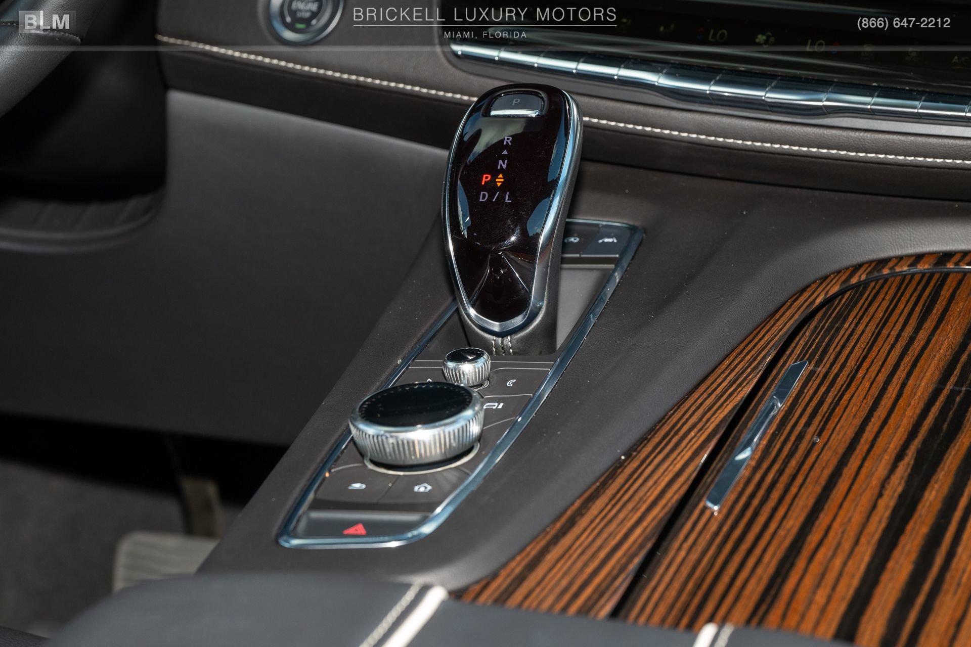 Used 2024 Cadillac Escalade ESV Luxury AWD/4WD image 28