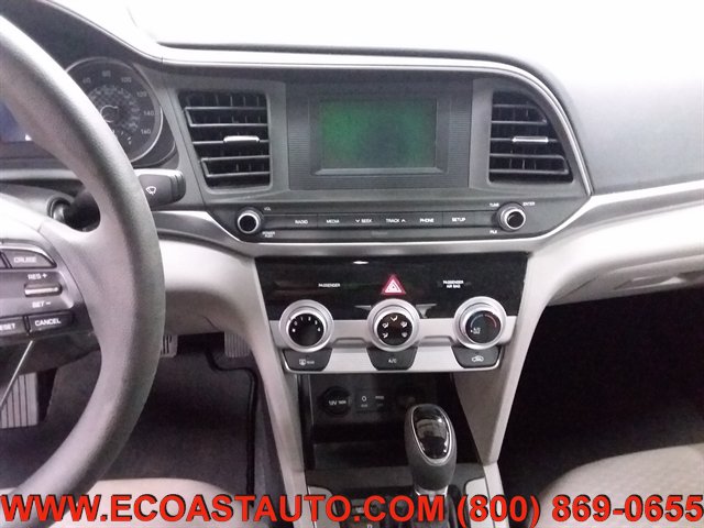 Used 2019 Hyundai Elantra SE FWD image 12