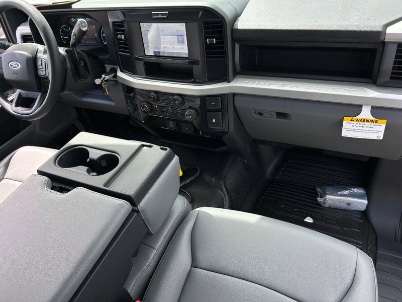 New 2025 Ford F450 XL w/ XL Chrome Package image 31