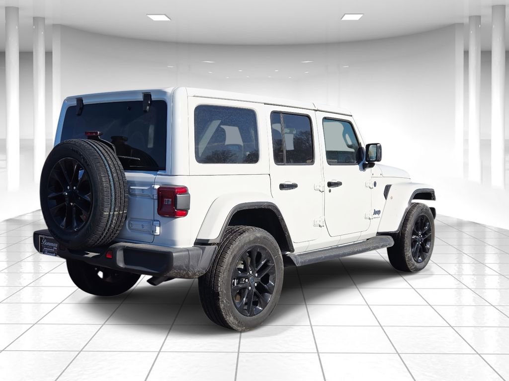 Used 2025 Jeep Wrangler Unlimited Sahara image 3