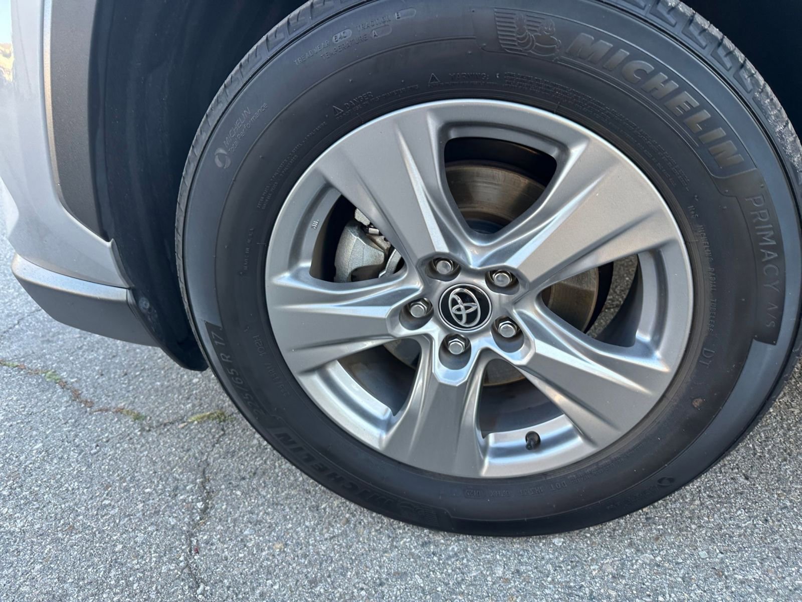 Used 2025 Toyota RAV4 XLE w/ Weather Package image 30