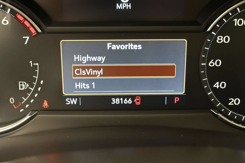 Certified 2023 Cadillac XT4 Luxury FWD image 10