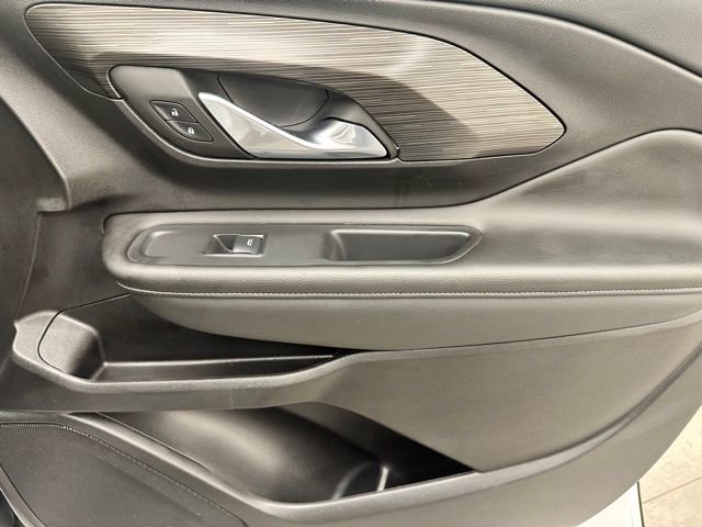 Used 2024 GMC Terrain SLE image 12