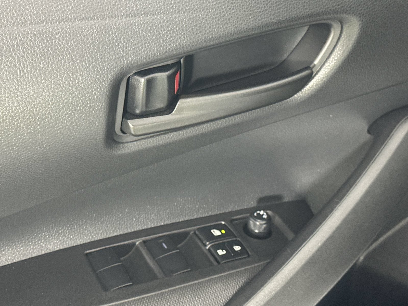 Used 2025 Toyota Corolla LE FWD image 13