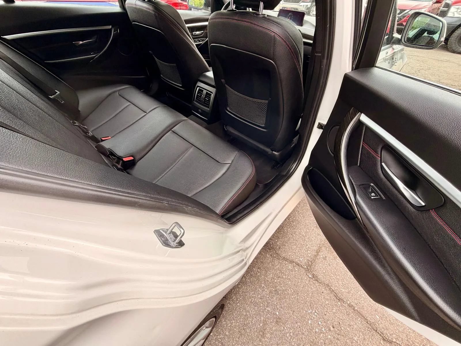 Used 2017 BMW 330i xDrive Sedan AWD/4WD image 7