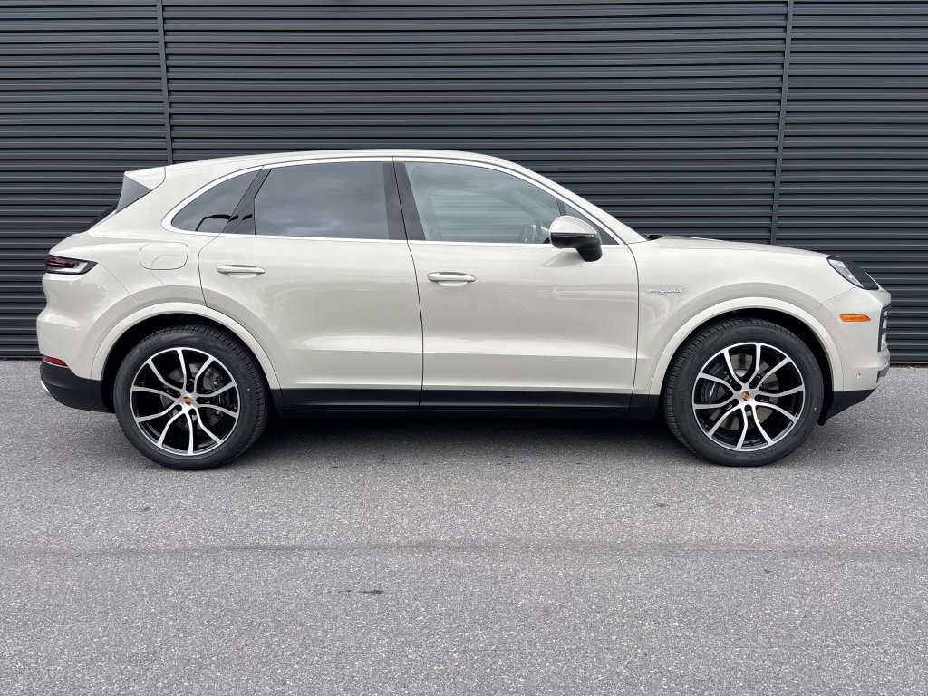 New 2026 Porsche Cayenne E-Hybrid AWD/4WD image 8
