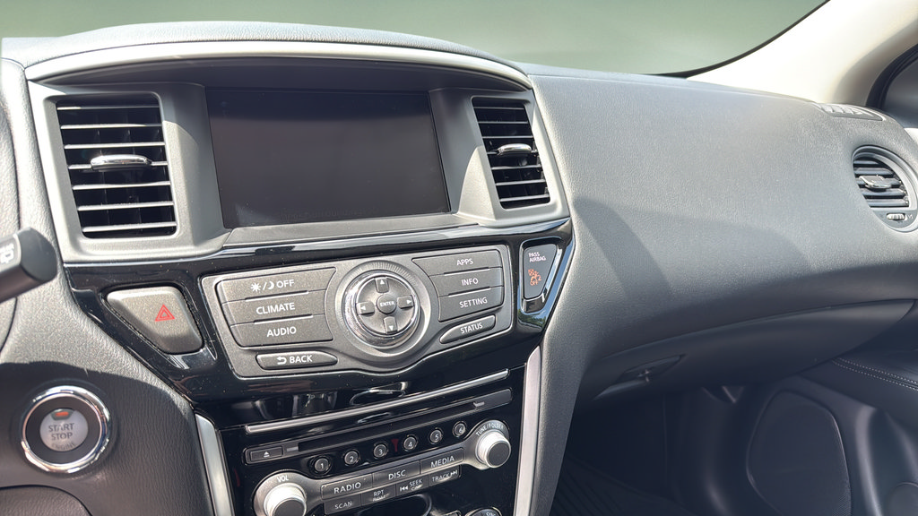Used 2019 Nissan Pathfinder S AWD/4WD image 32