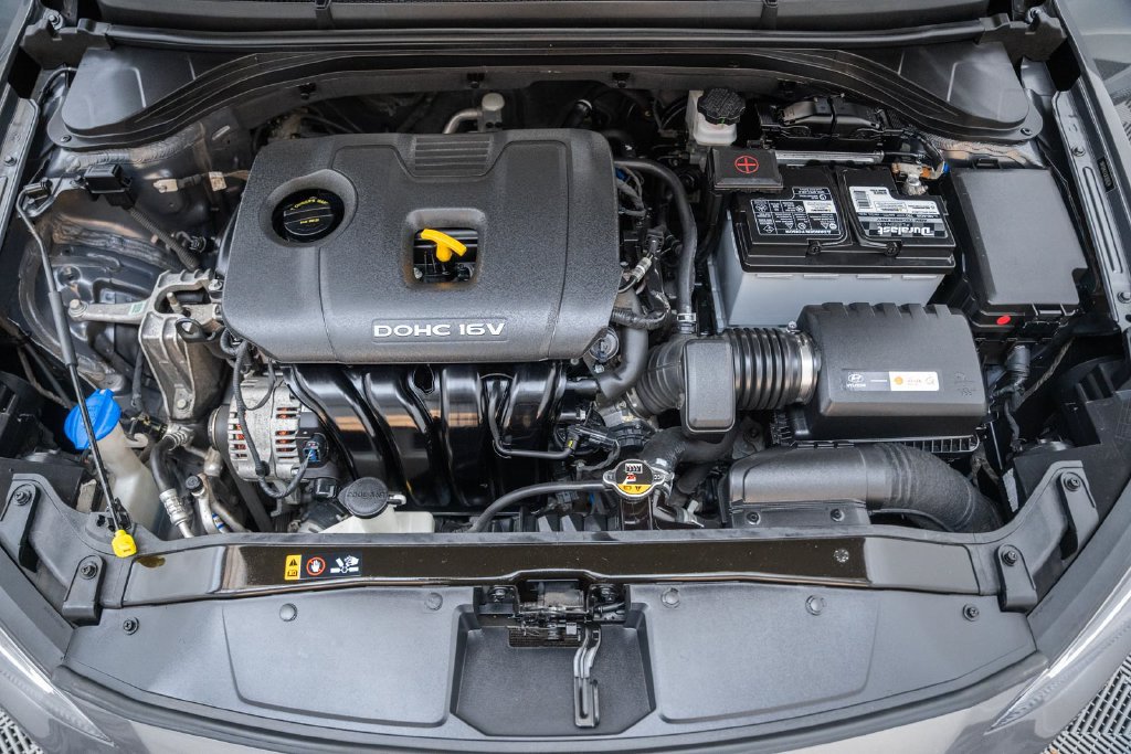 Used 2018 Hyundai Elantra SEL FWD image 16