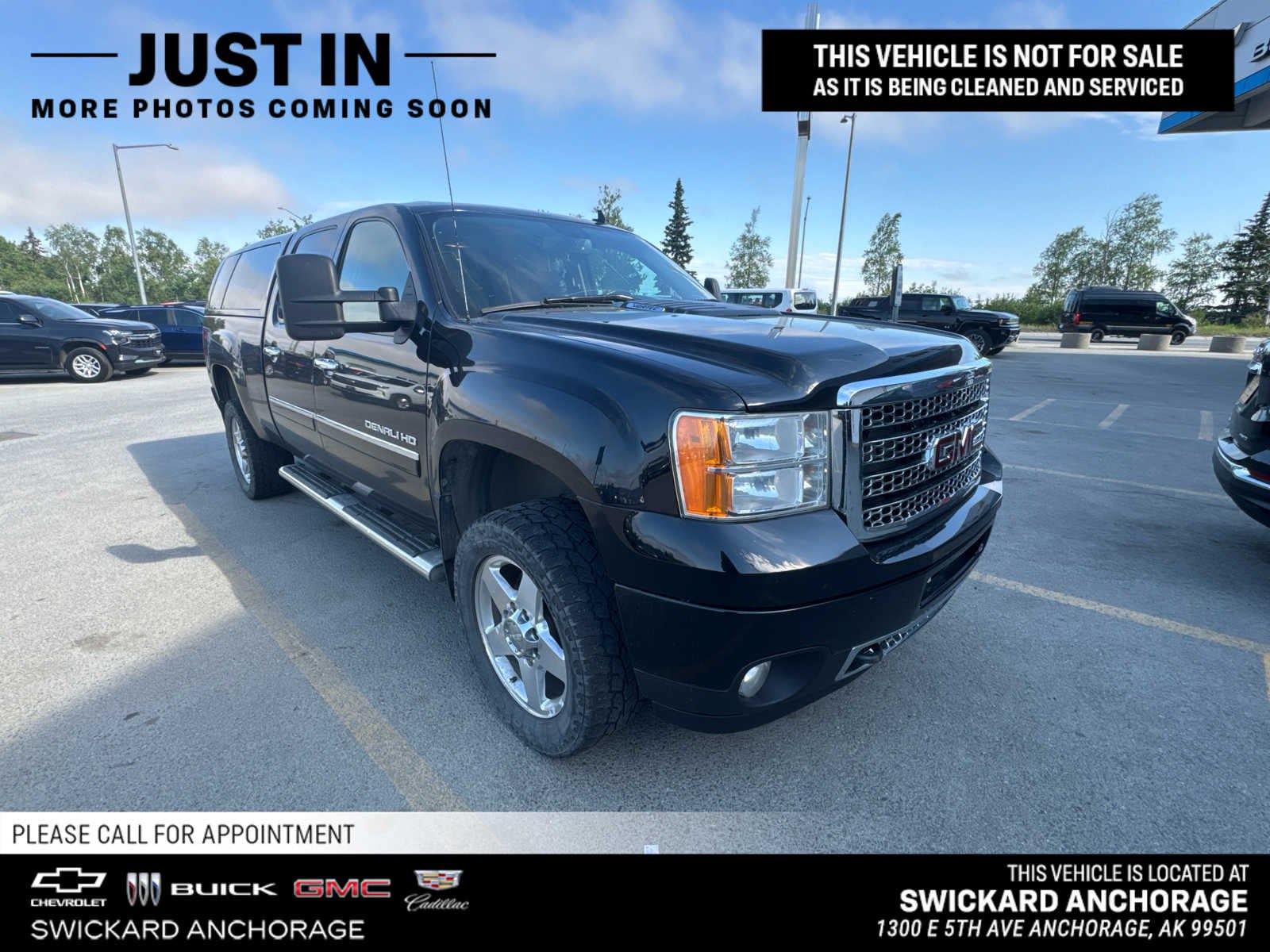 Used 2013 GMC Sierra 2500 Denali w/ Suspension Package, Off-Road AWD/4WD image 1