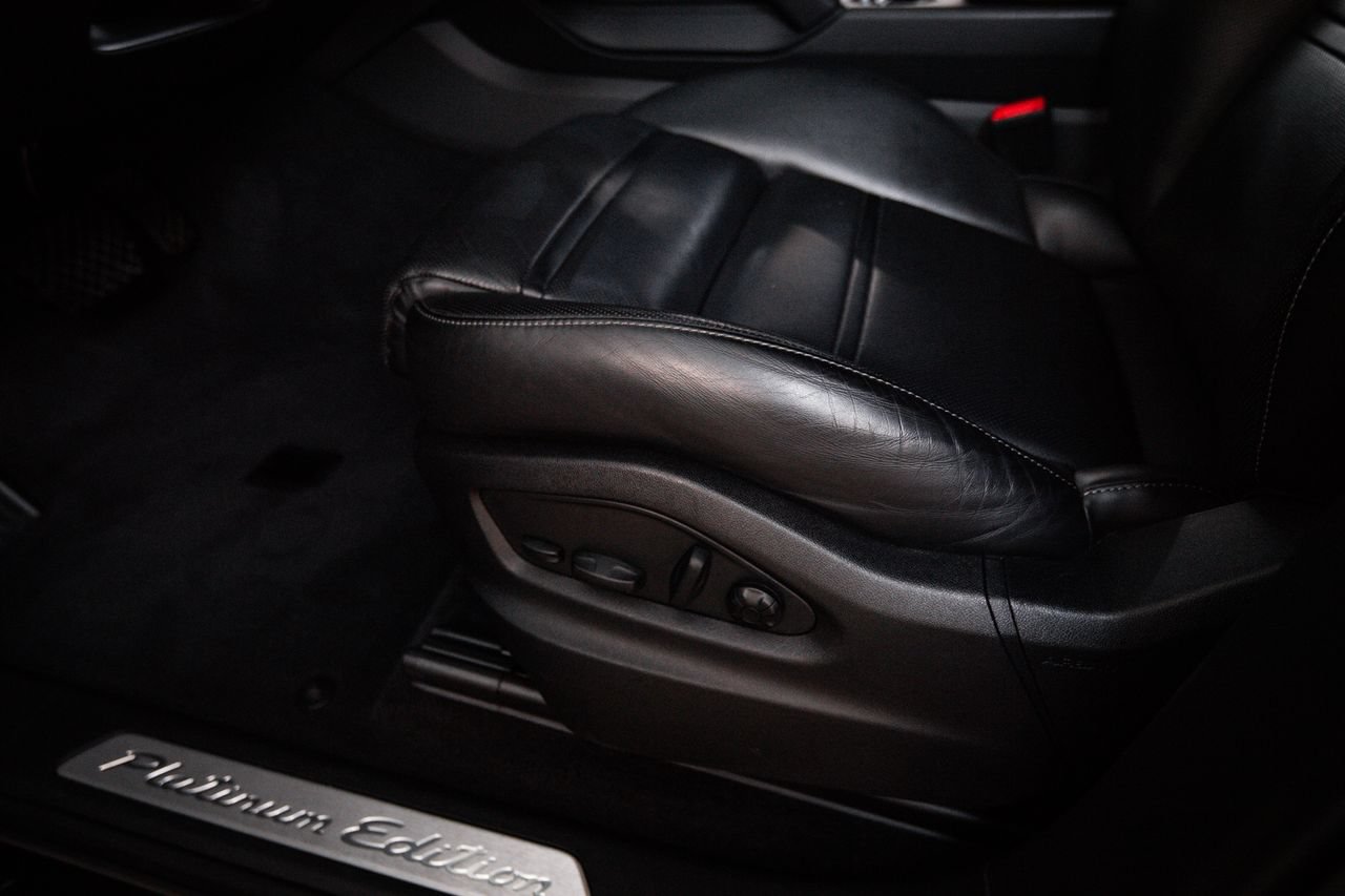 Certified 2023 Porsche Cayenne Platinum Edition AWD/4WD image 14