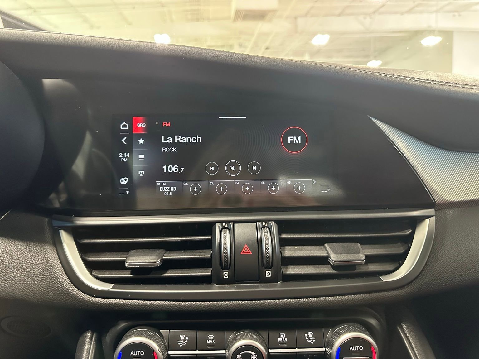 Used 2024 Alfa Romeo Giulia Veloce image 28