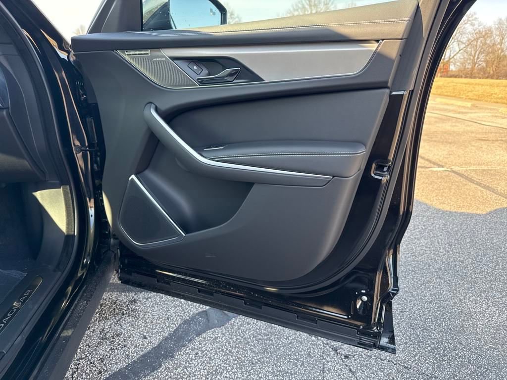 Used 2026 Jaguar F-PACE R-Dynamic S image 16