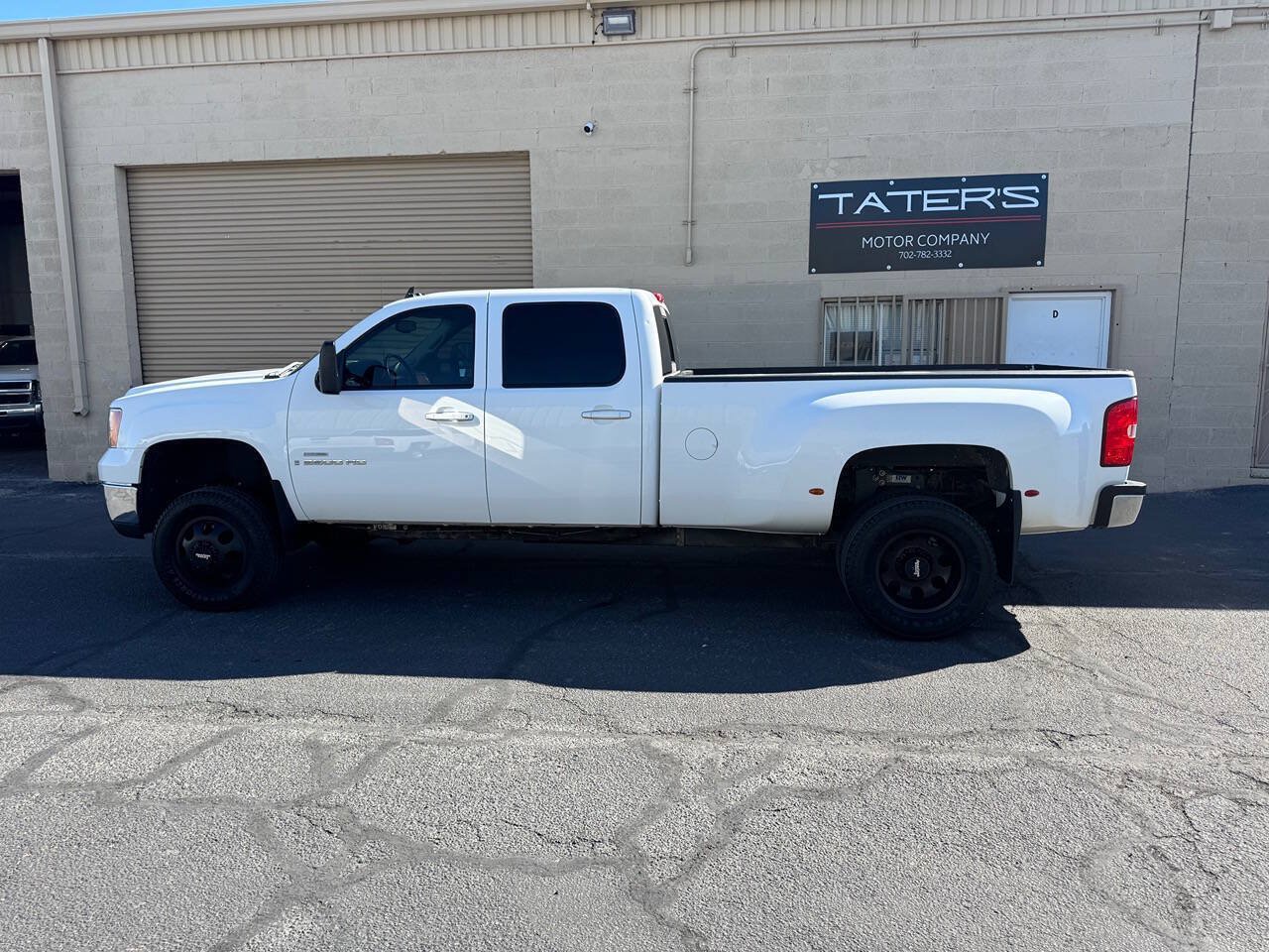 Used 2007 GMC Sierra 3500 SLT w/ Entertainment Package AWD/4WD image 5