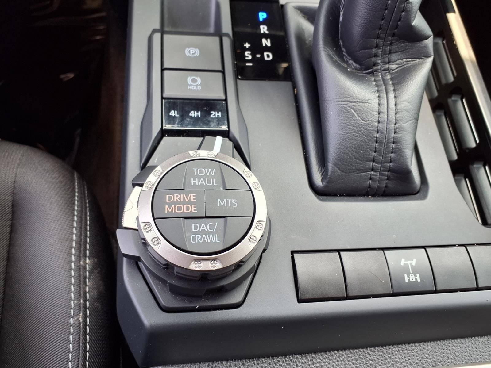 Certified 2025 Toyota Tacoma TRD Off-Road AWD/4WD image 12