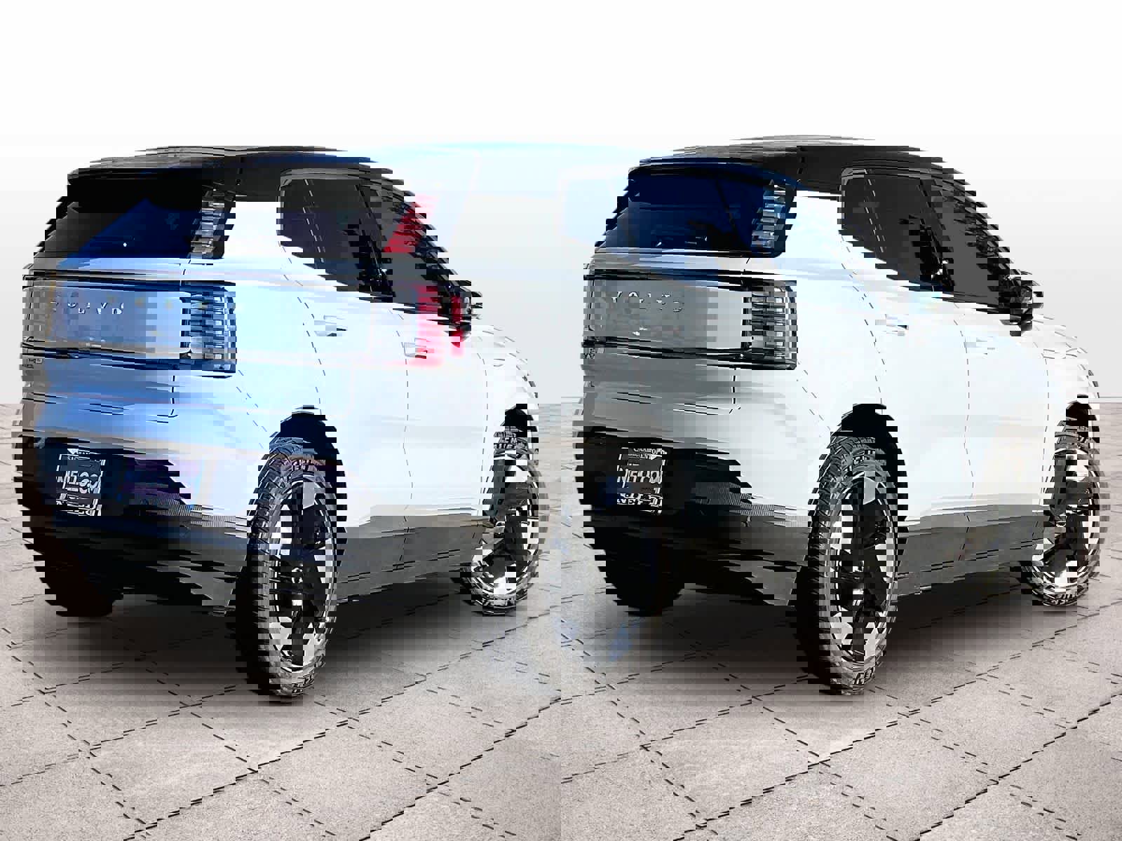 New 2026 Volvo EX30 Plus w/ Climate Package image 4