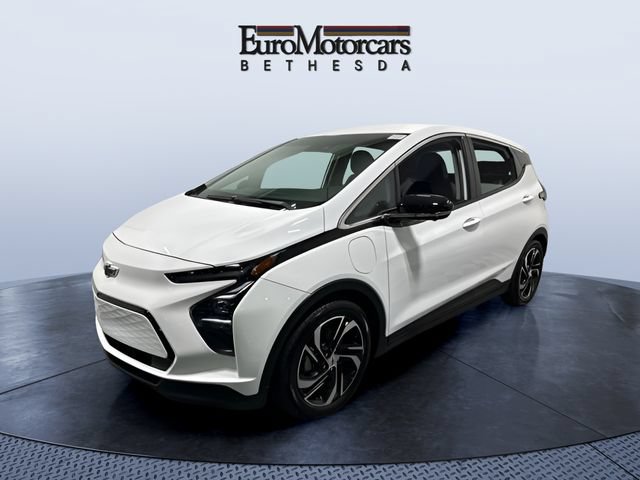 Used 2023 Chevrolet Bolt LT w/ Infotainment Package FWD image 1