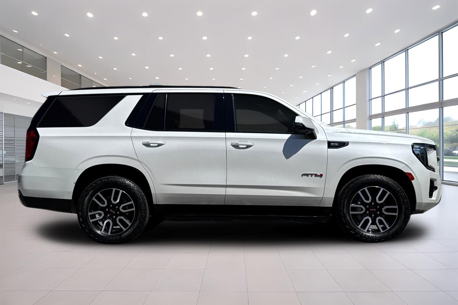 Used 2023 GMC Yukon AT4 w/ Technology Package AWD/4WD image 3