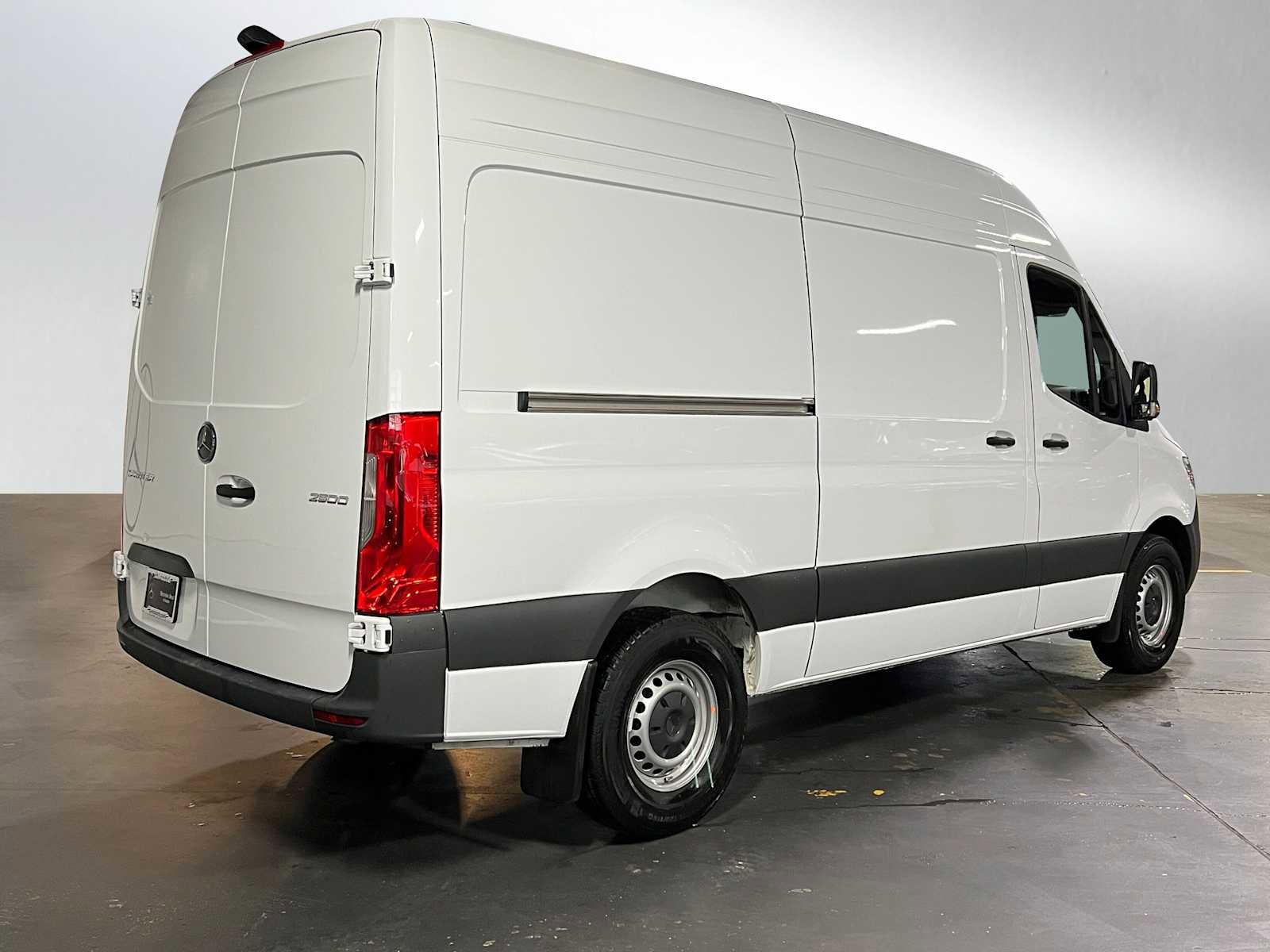 Used 2025 Mercedes-Benz Sprinter 2500 image 3