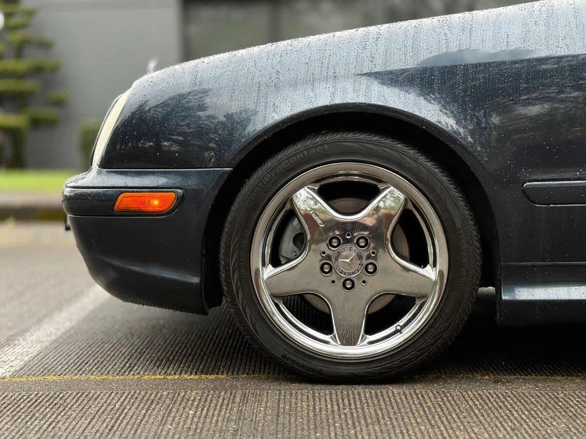 Used 2001 Mercedes-Benz CLK 430 Coupe image 9