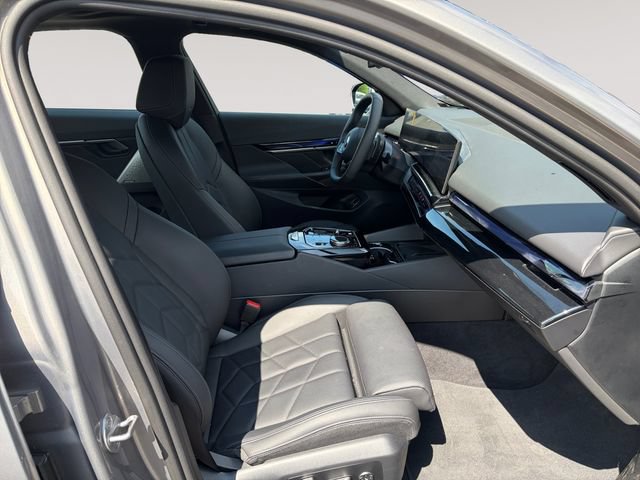 Used 2024 BMW 540i xDrive w/ Convenience Package AWD/4WD image 15