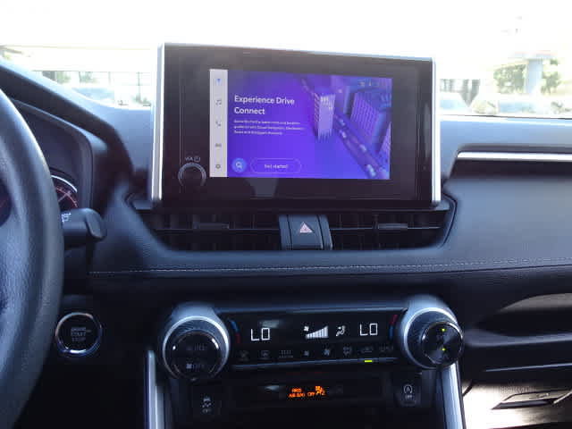 Used 2024 Toyota RAV4 XLE FWD image 28