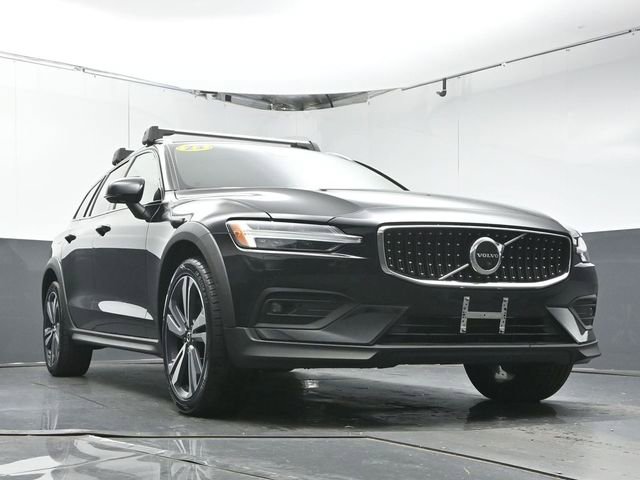 Used 2023 Volvo V60 B5 Cross Country Plus w/ Climate Package AWD/4WD image 33