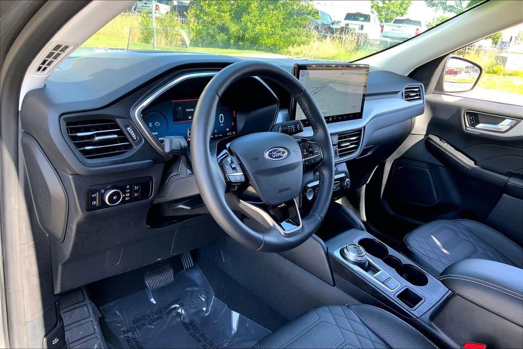 Used 2023 Ford Escape SE w/ PHEV Premium Package FWD image 13