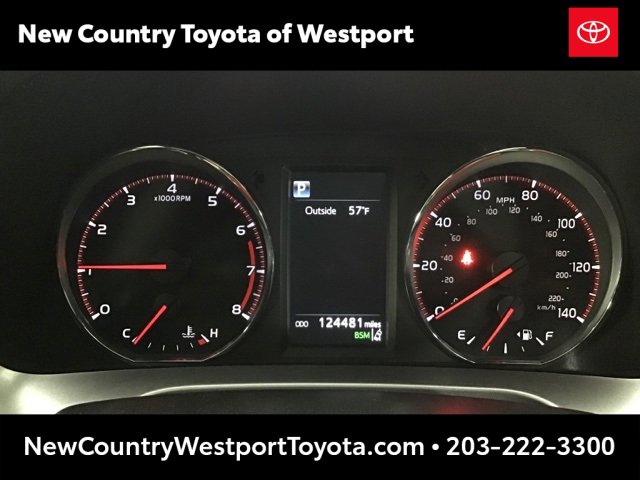 Used 2018 Toyota RAV4 SE image 14