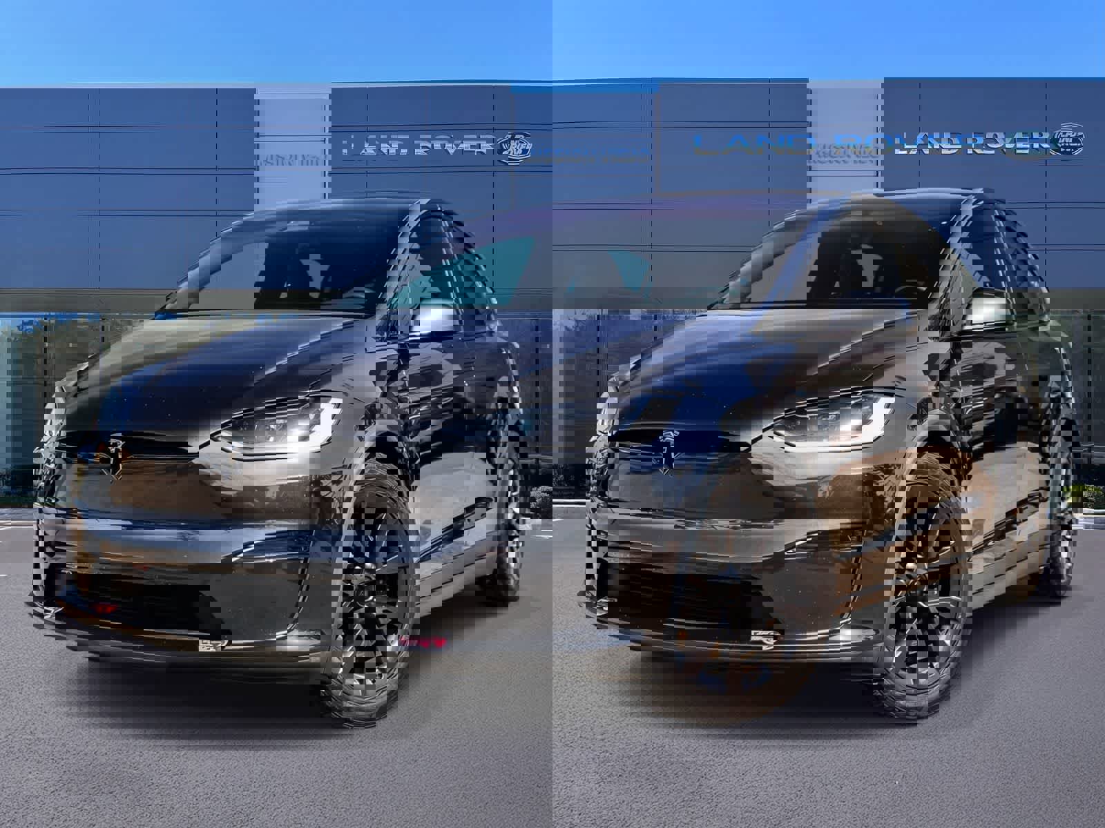 Used 2024 Tesla Model X image 1