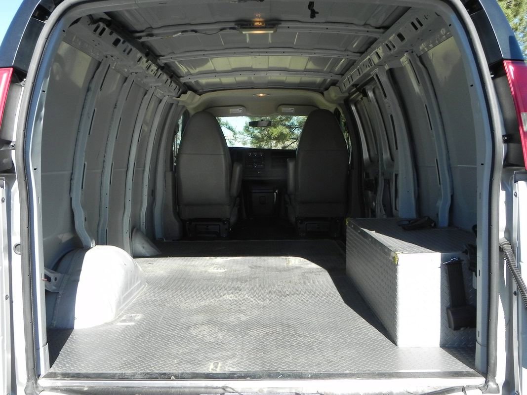 Used 2013 Chevrolet Express 1500 RWD image 16