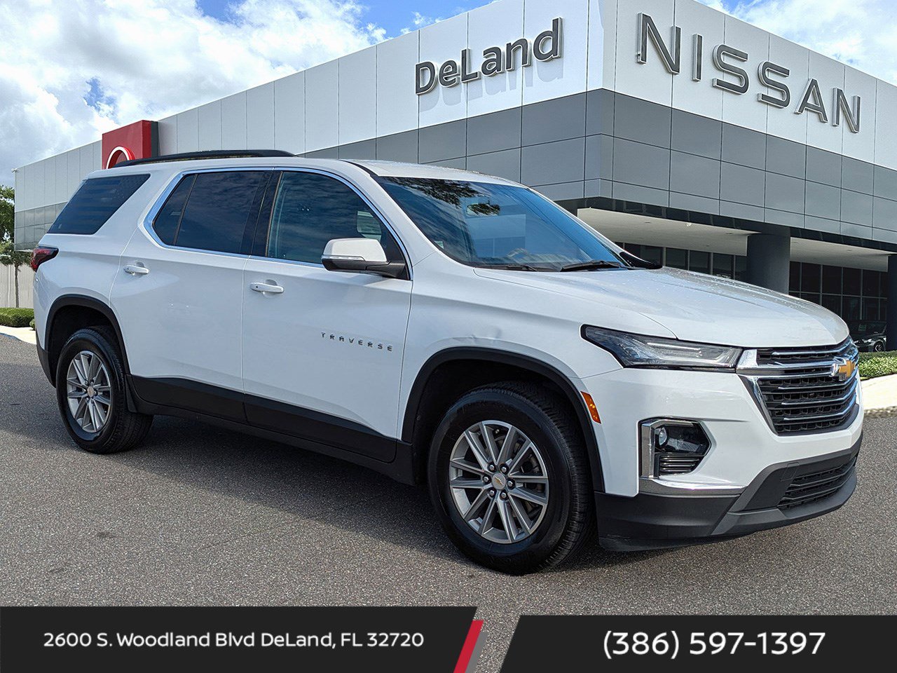 Used 2023 Chevrolet Traverse LT