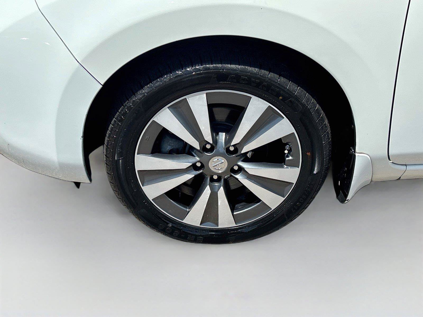 Used 2016 Nissan Leaf SL w/ Premium Package FWD image 29