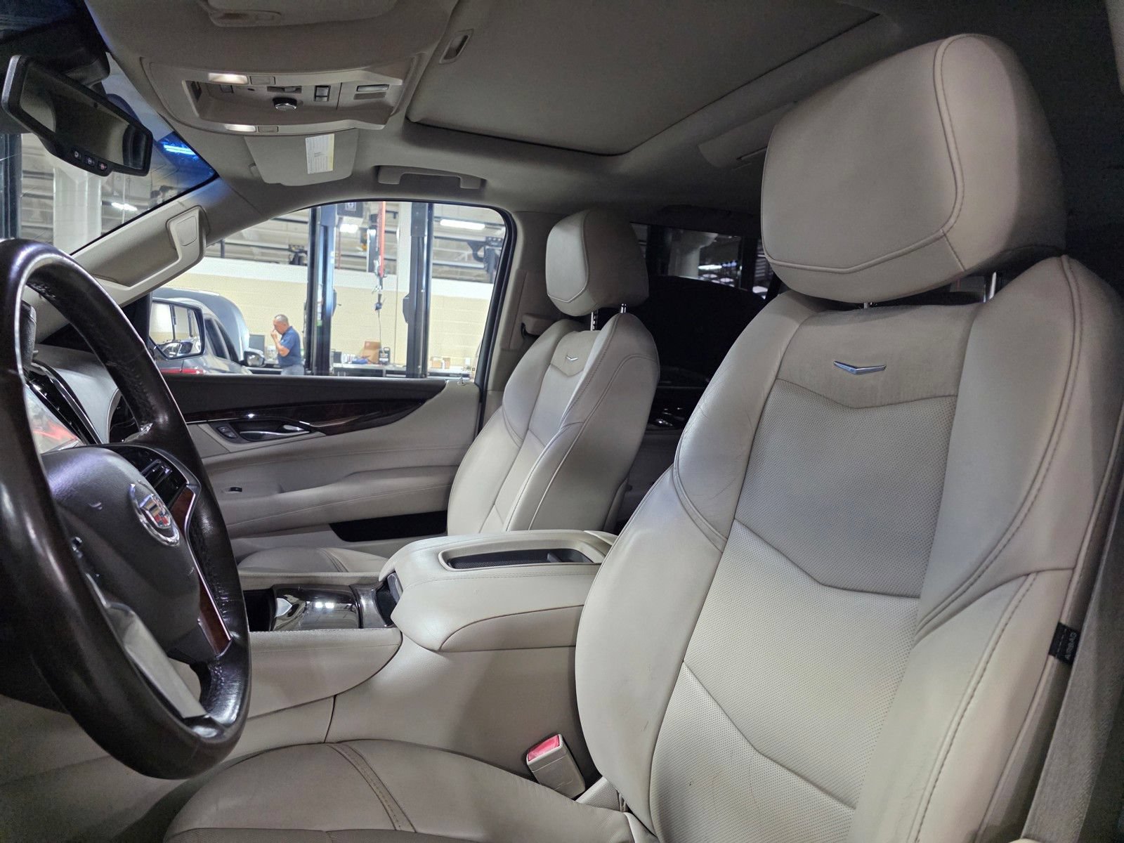 Used 2015 Cadillac Escalade Premium AWD/4WD image 24