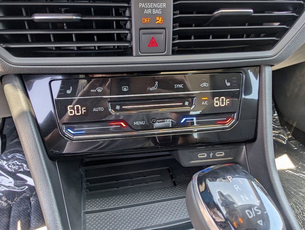 New 2025 Volkswagen Jetta SE image 13