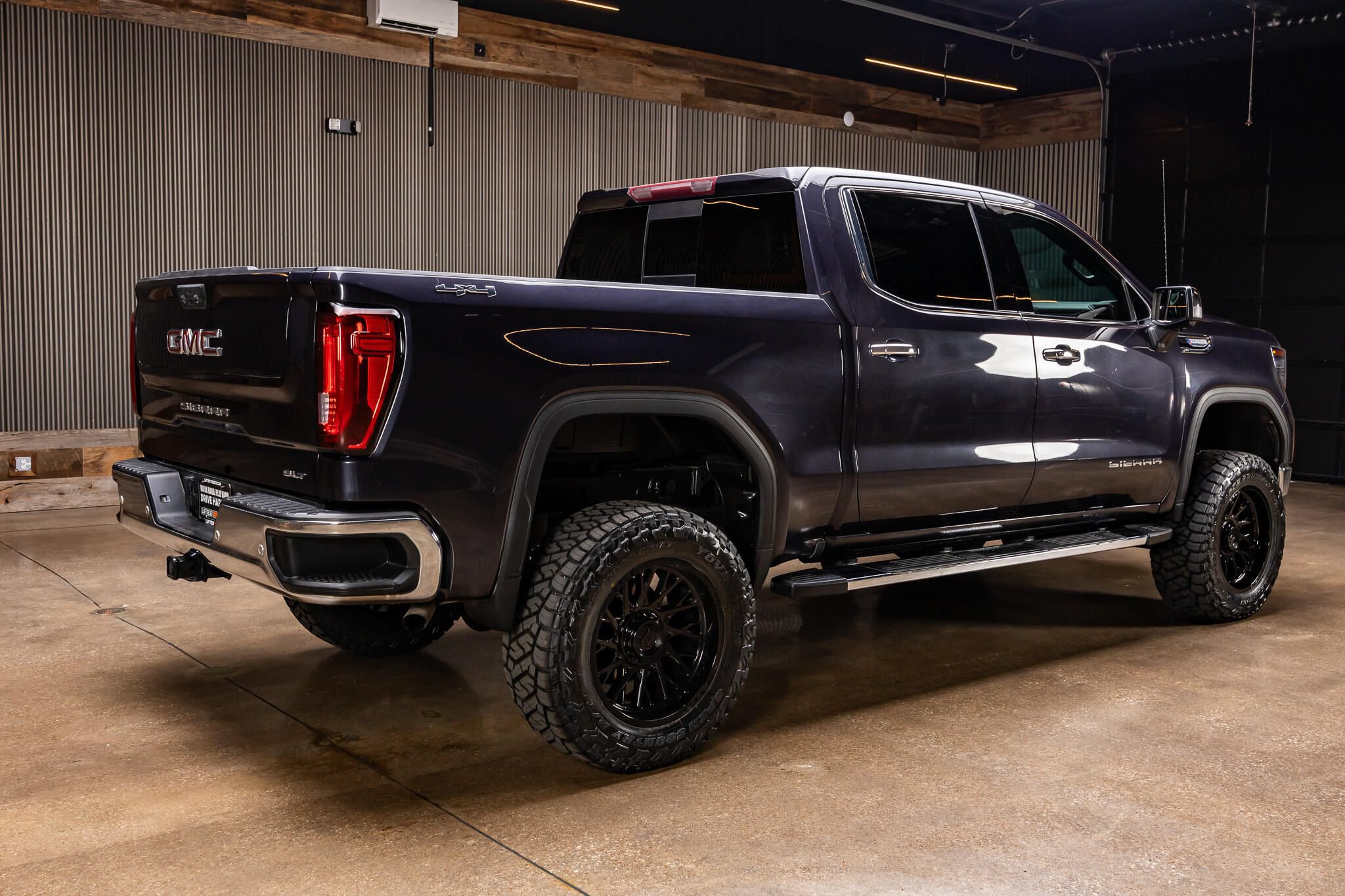 Used 2022 GMC Sierra 1500 SLT AWD/4WD image 10