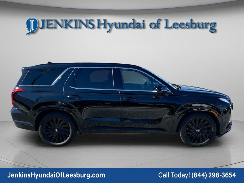 Used 2024 Hyundai Palisade Calligraphy image 3
