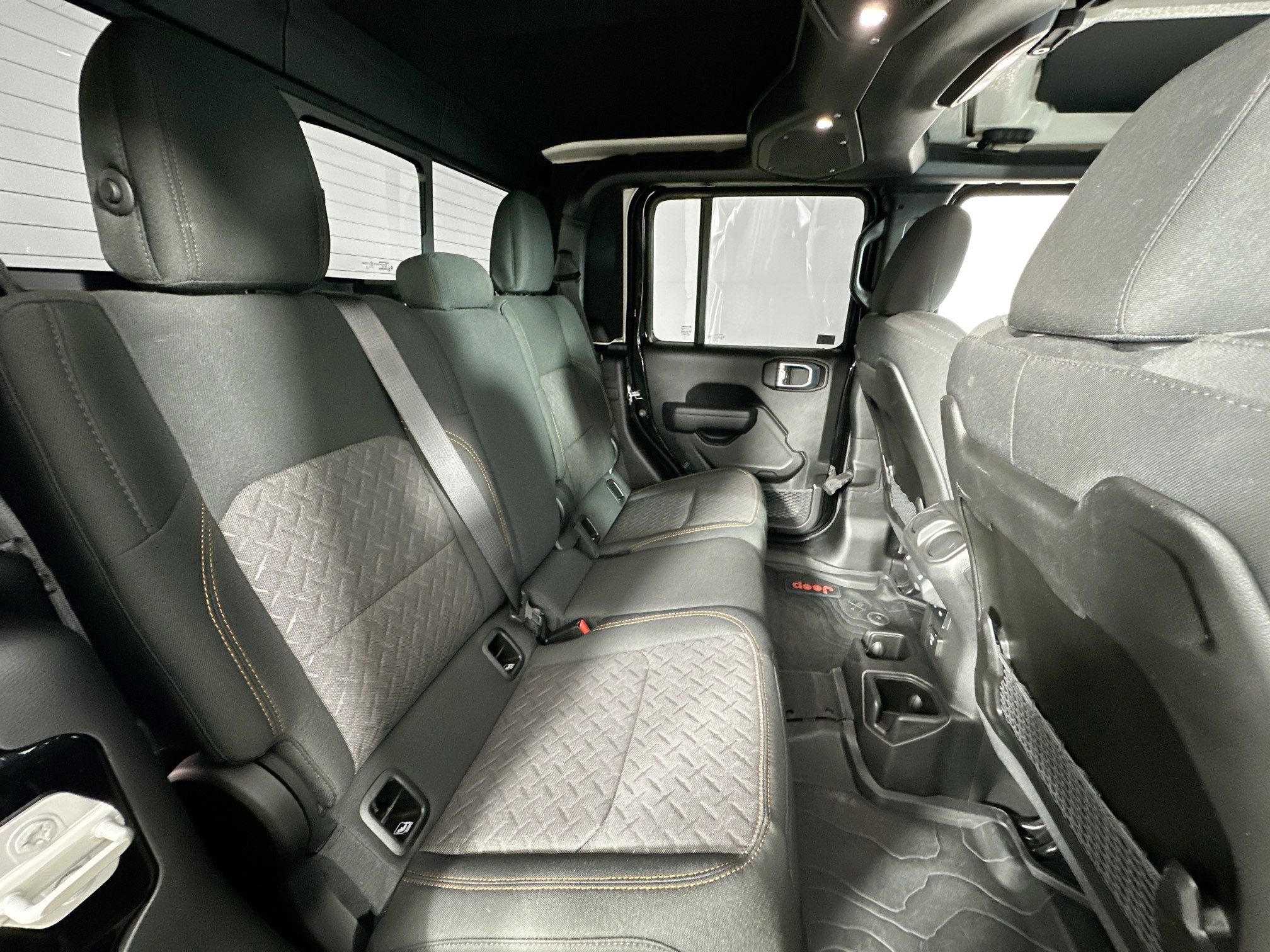 Used 2024 Jeep Gladiator Mojave w/ Convenience Group image 24