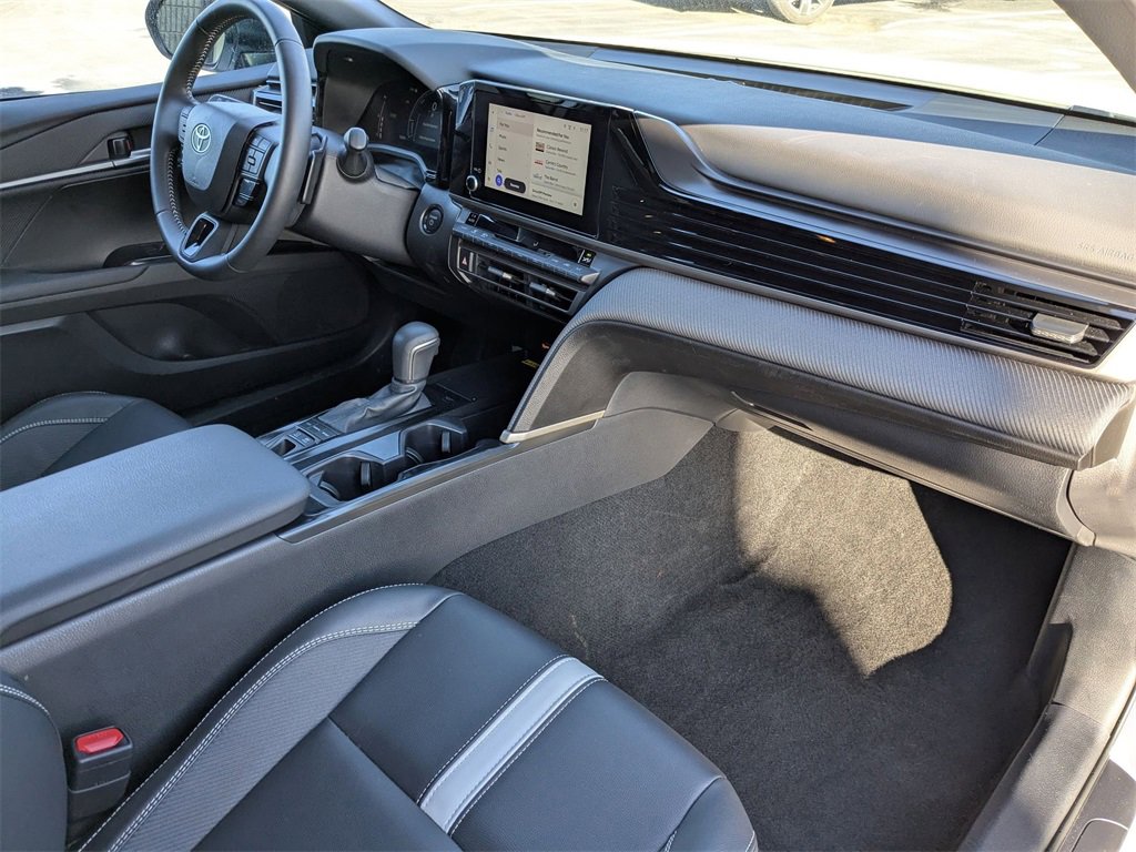 Used 2025 Toyota Camry SE image 36