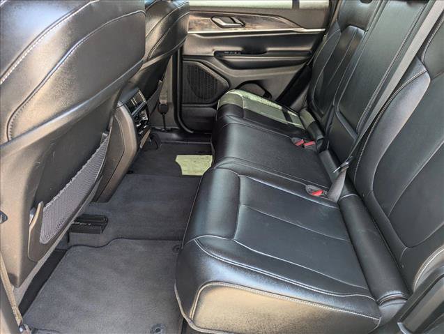 Used 2023 Jeep Grand Cherokee Limited AWD/4WD image 19