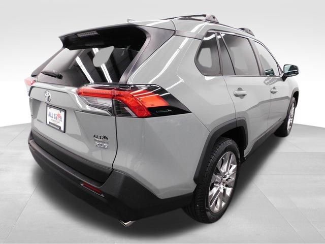 Used 2021 Toyota RAV4 XLE Premium image 12