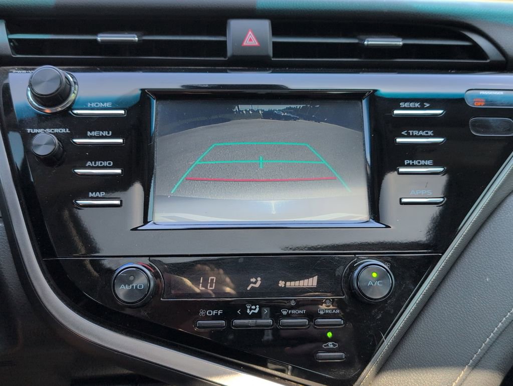 Used 2019 Toyota Camry SE FWD image 18