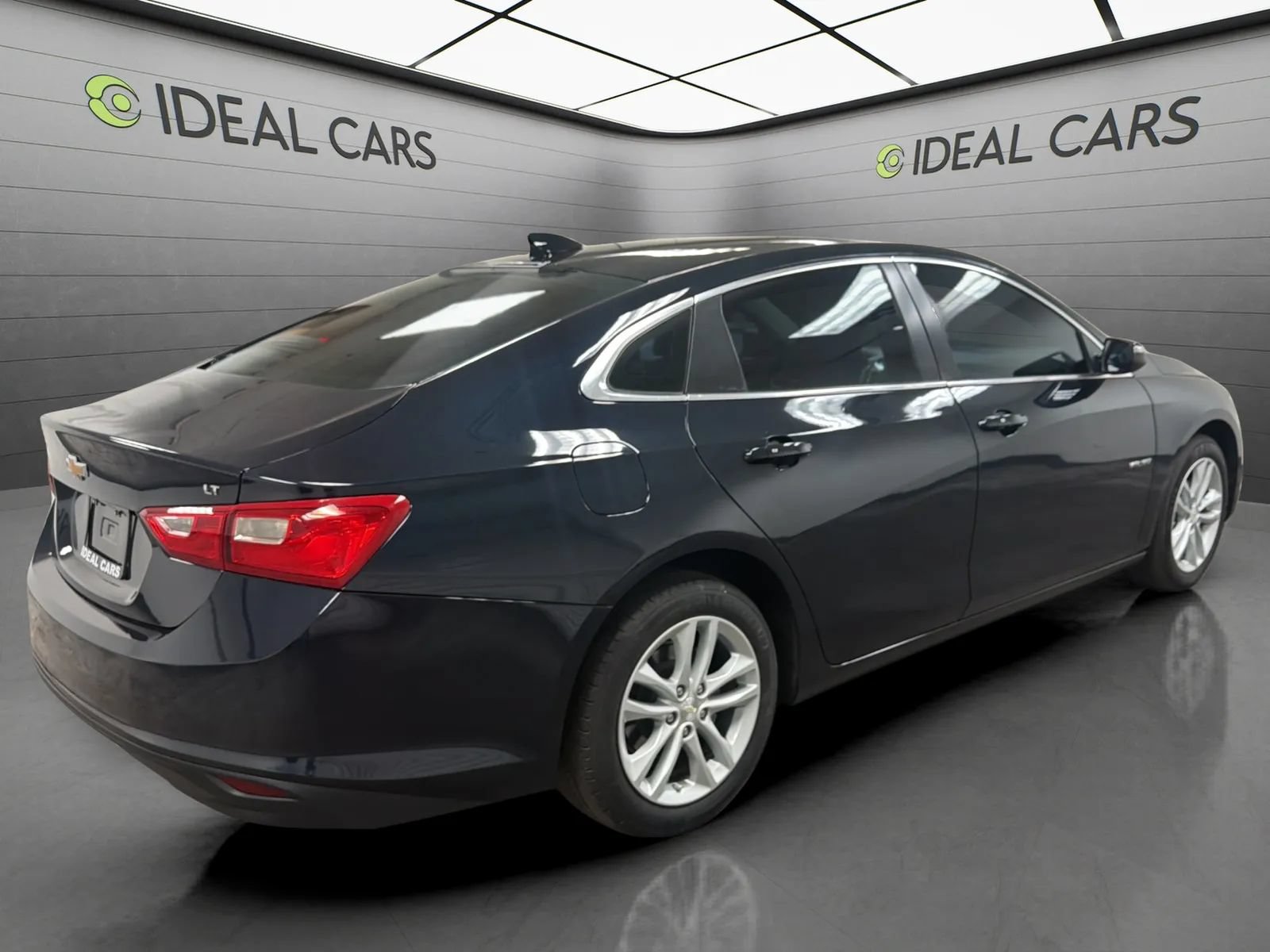 Used 2018 Chevrolet Malibu LT FWD image 5